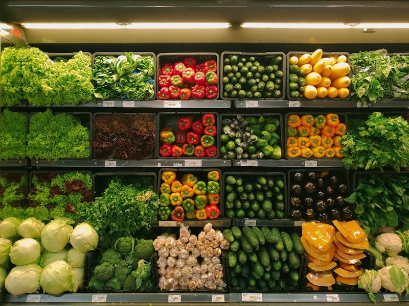 Food and grocery retail display